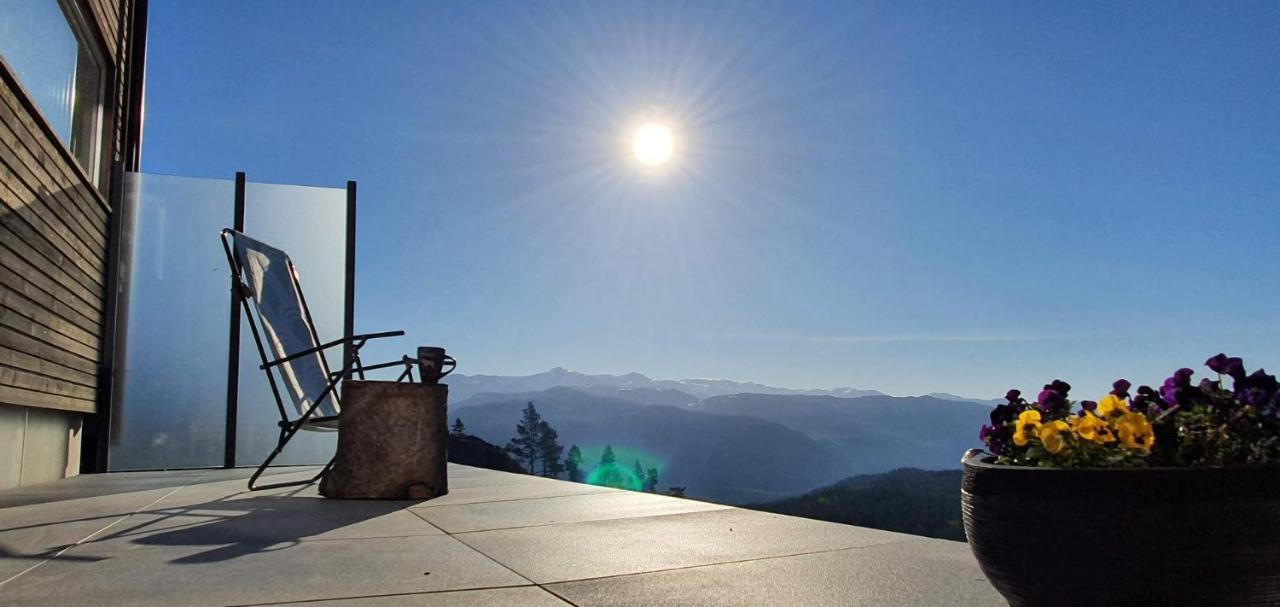 Tiny Mountain Cabin With A Panoramic View Giljane 外观 照片